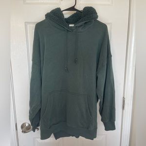 Women’s American Eagle Oversized Sweatshirt w/ Sherpa Hood.